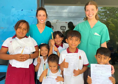 Dentists and Kids at SmileTree sponsored clinic Mexico
